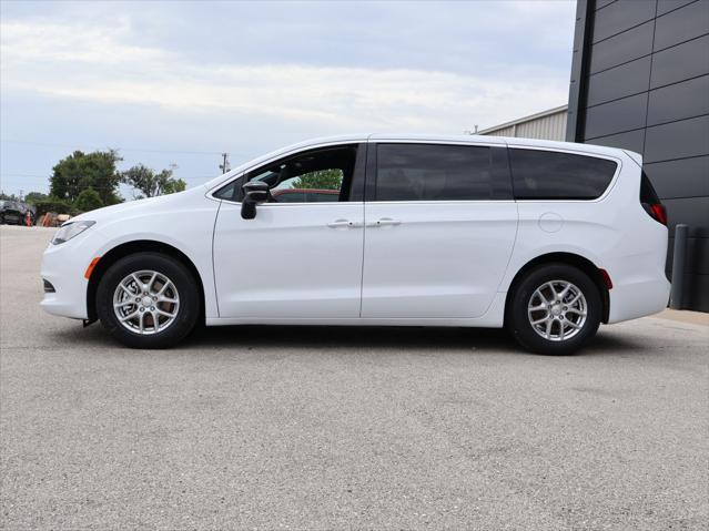 2027 Chrysler Pacifica LX