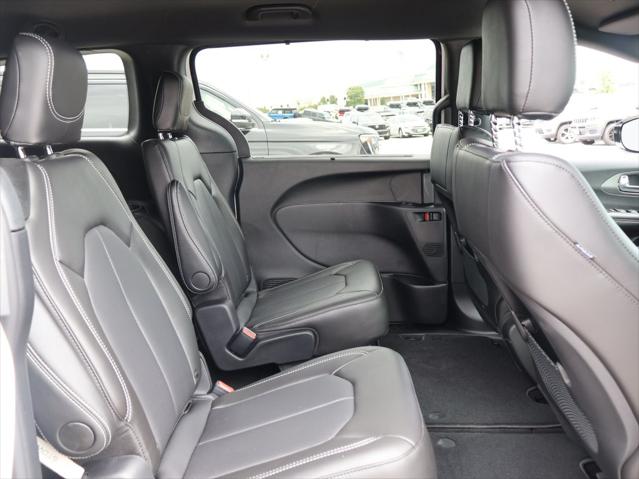 2027 Chrysler Pacifica LX