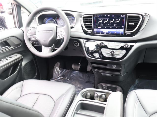 2027 Chrysler Pacifica LX