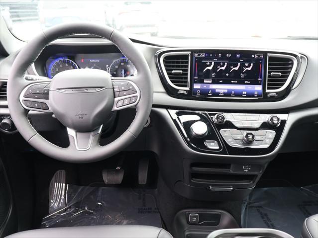 2027 Chrysler Pacifica LX
