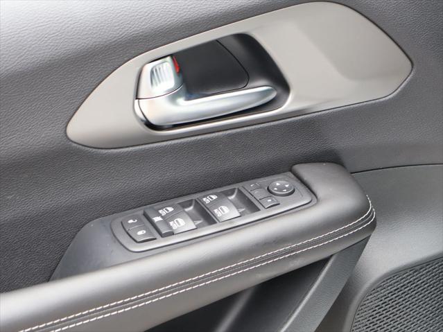 2027 Chrysler Pacifica LX
