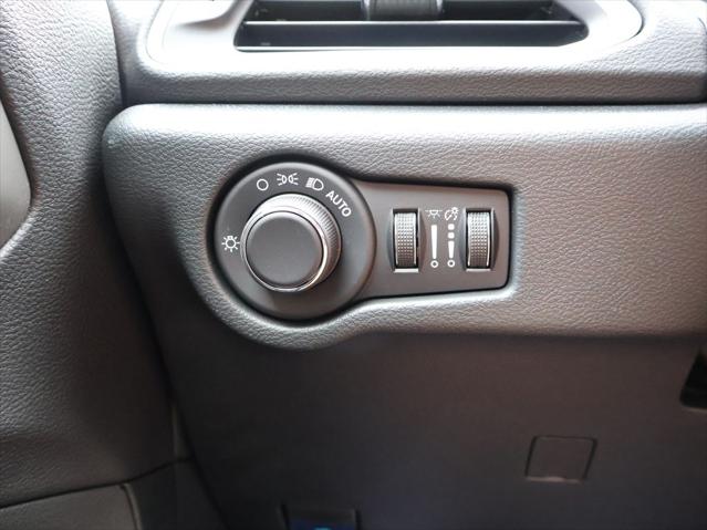 2027 Chrysler Pacifica LX