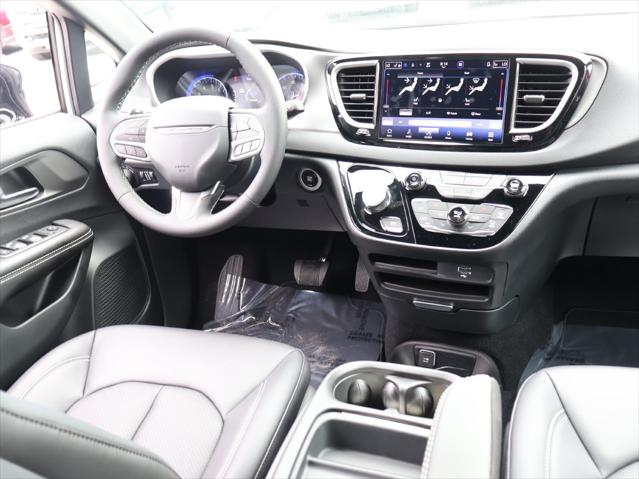 2027 Chrysler Pacifica LX