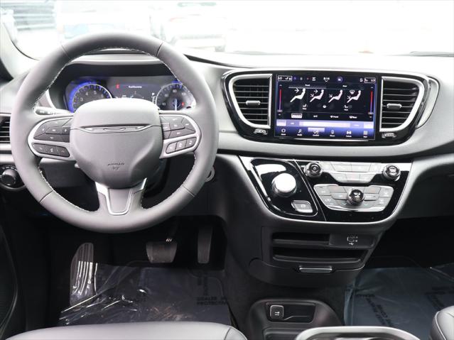 2027 Chrysler Pacifica LX