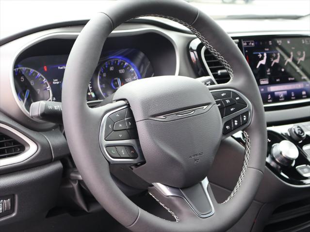 2027 Chrysler Pacifica LX