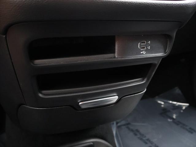 2027 Chrysler Pacifica LX