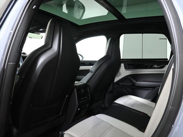2026 Porsche Cayenne E-Hybrid Unknown