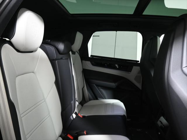 2026 Porsche Cayenne E-Hybrid Unknown