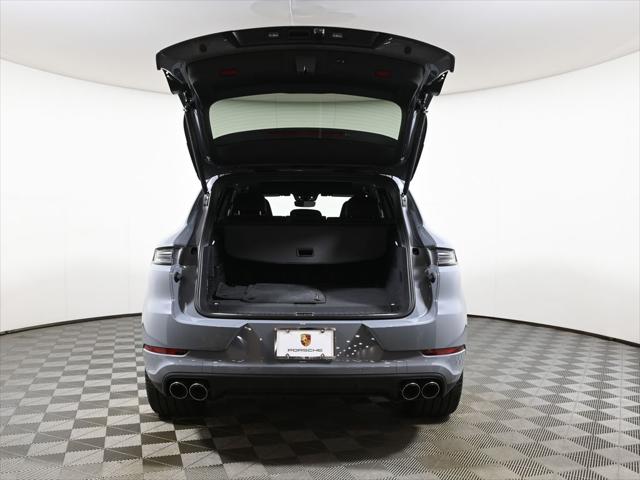 2026 Porsche Cayenne E-Hybrid Unknown