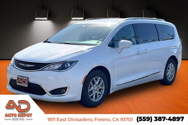 2020 Chrysler Pacifica Touring L for sale in Fresno, CA