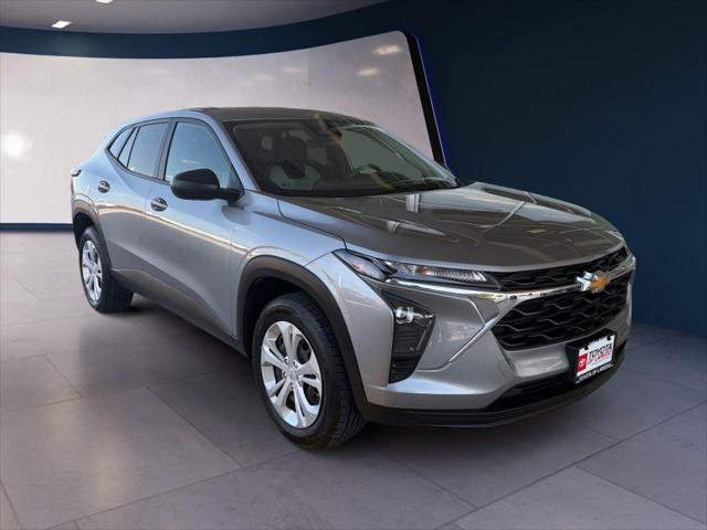 2025 Chevrolet Trax LS - Photo 7
