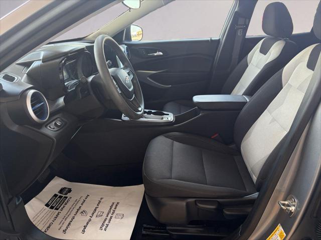 2025 Chevrolet Trax LS - Photo 9
