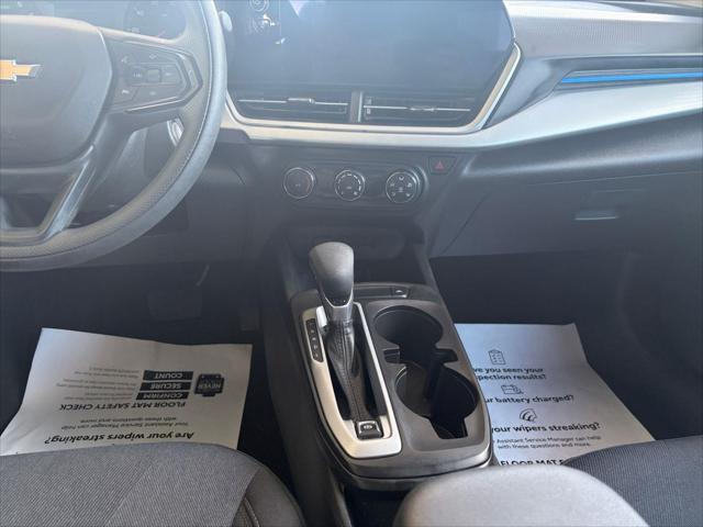 2025 Chevrolet Trax LS - Photo 11