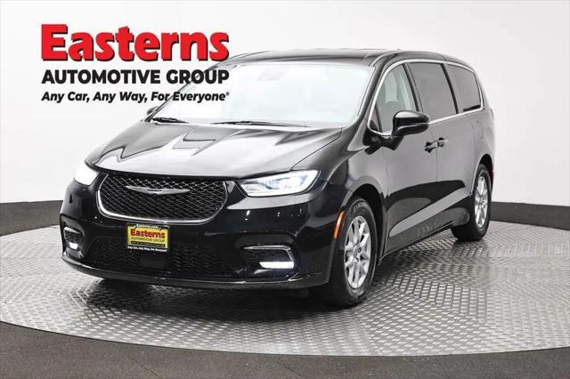 2023 Chrysler Pacifica Touring L for sale in Camp Springs, MD