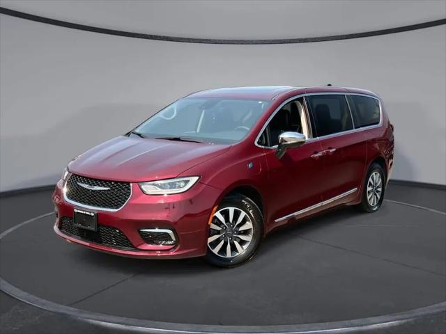 2023 Chrysler Pacifica Hybrid Limited for sale in Troy, NY