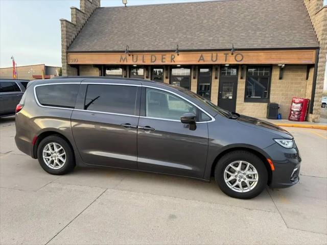 2022 Chrysler Pacifica Touring L for sale in Orange City, IA