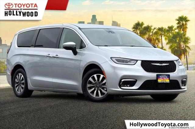 2023 Chrysler Pacifica Hybrid Touring L for sale in Los Angeles, CA