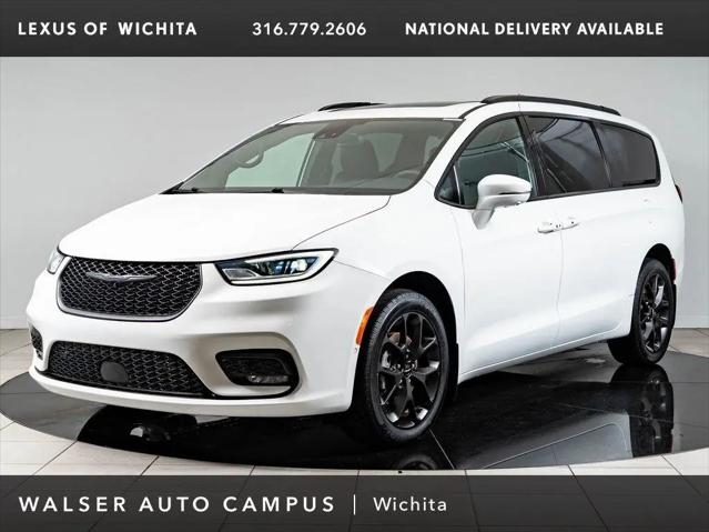 2022 Chrysler Pacifica Limited AWD for sale in Wichita, KS