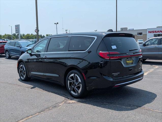 2027 Chrysler Pacifica Limited