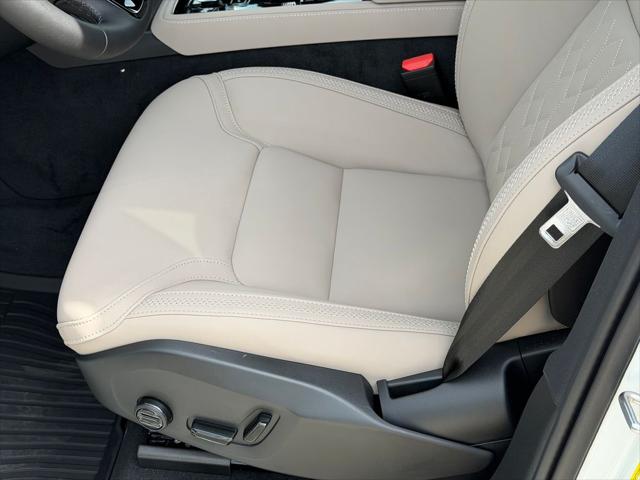2026 Volvo XC90 Plus, B6 AWD Gas mild hybrid, Gasoline, Bright, 7 Seats