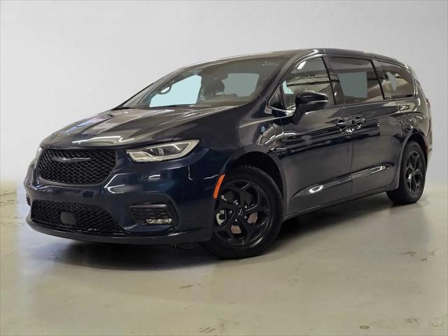 2022 Chrysler Pacifica Hybrid Touring L for sale in San Francisco, CA