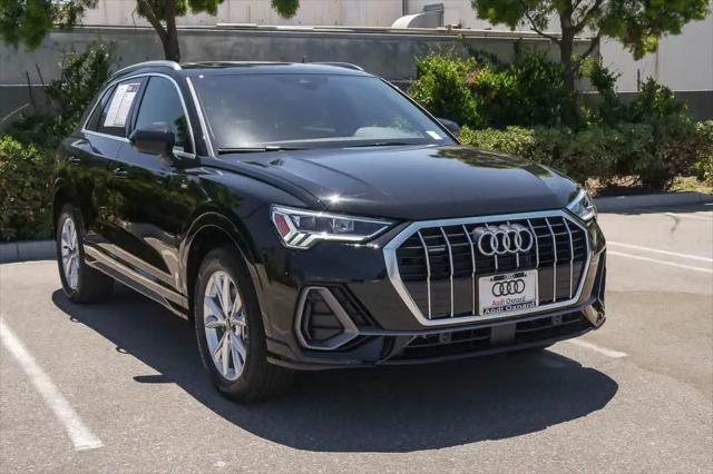 2025 Audi Q3 Premium 45 TFSI S line quattro Tiptronic