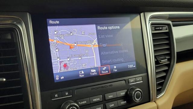 2018 Porsche Macan Macan