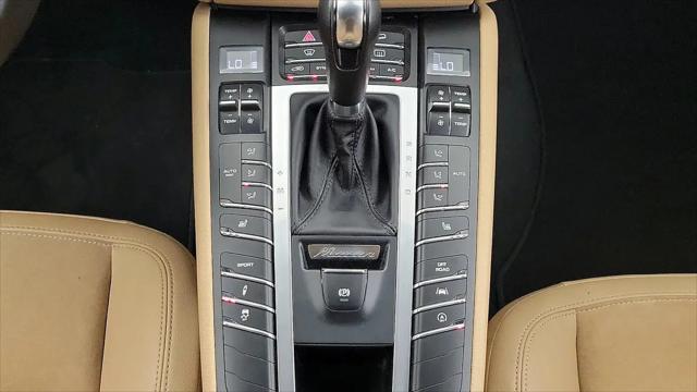 2018 Porsche Macan Macan