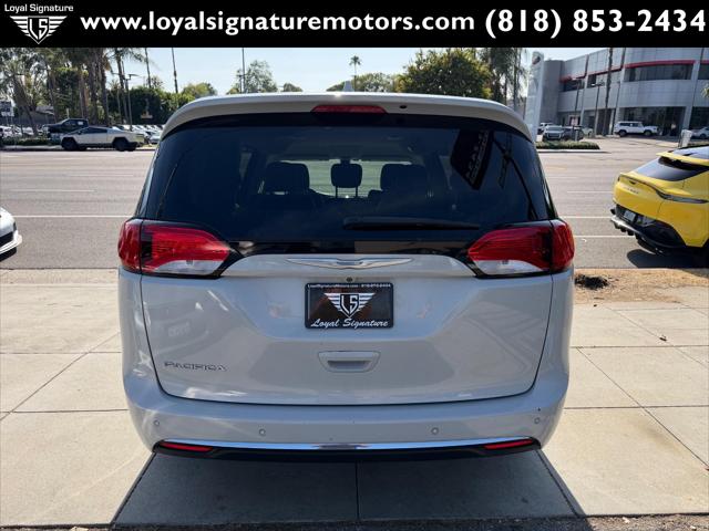 2017 Chrysler Pacifica Touring-L