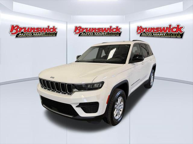 2023 Jeep Grand Cherokee Laredo 4x4 for sale in Brunswick, OH