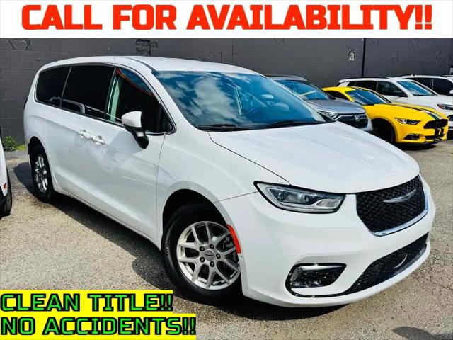 2023 Chrysler Pacifica Touring L for sale in Detroit, MI