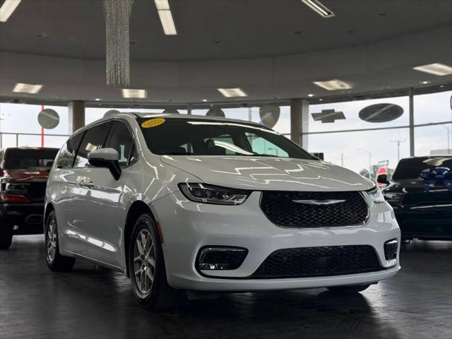 2023 Chrysler Pacifica Touring L for sale in Detroit, MI