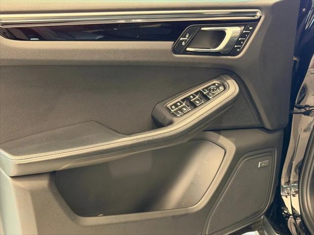2020 Porsche Macan Macan