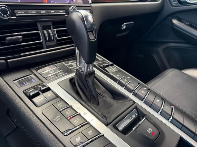 2020 Porsche Macan Macan