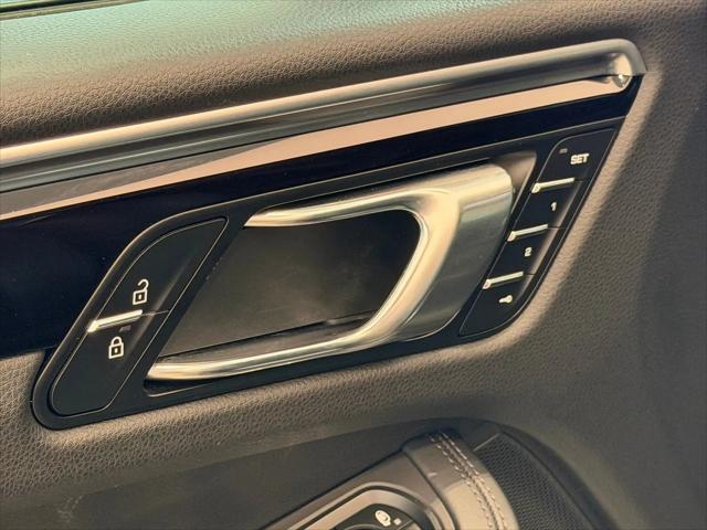 2020 Porsche Macan Macan