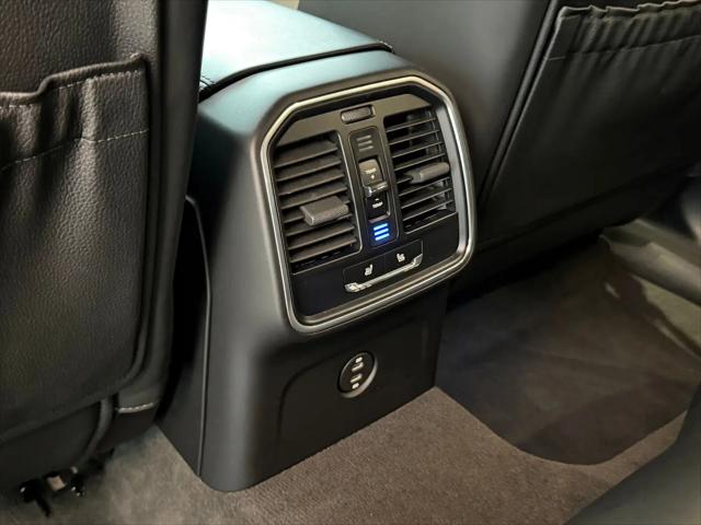 2020 Porsche Macan Macan