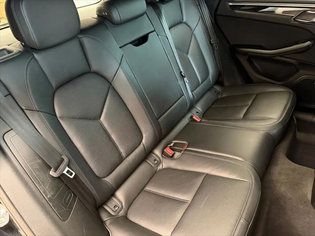 2020 Porsche Macan Macan