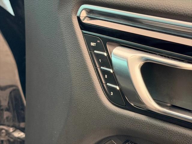 2020 Porsche Macan Macan