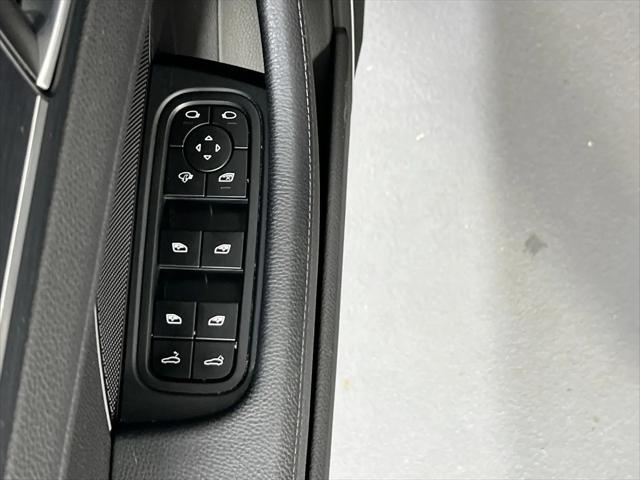 2022 Porsche Panamera 4 Platinum Edition