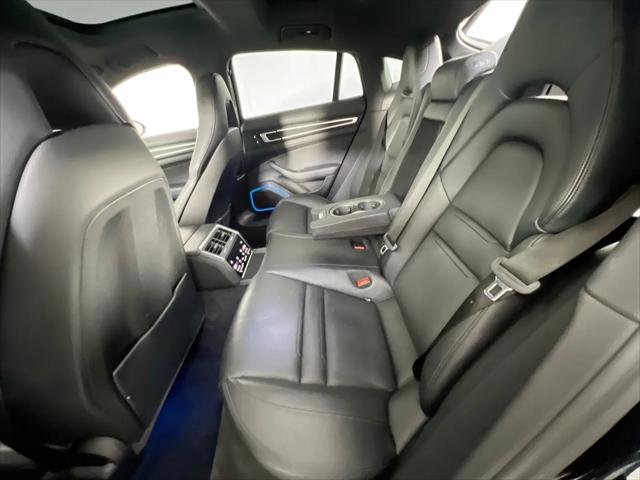 2022 Porsche Panamera 4 Platinum Edition