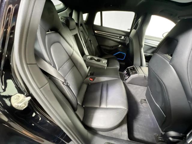 2022 Porsche Panamera 4 Platinum Edition