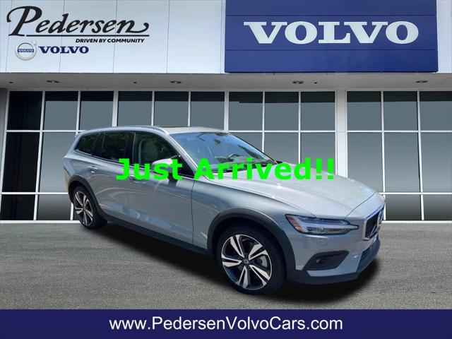 2026 Volvo V60 Cross Country Plus, B5 AWD Gas (mild hybrid) for sale in Fort Collins, CO