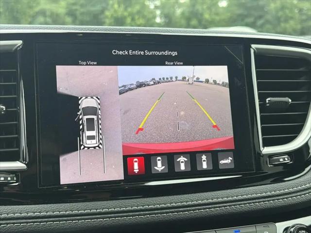 2027 Chrysler Pacifica Select