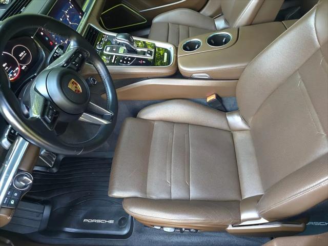 2022 Porsche Panamera E-Hybrid 4 Platinum Edition