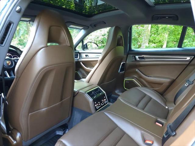 2022 Porsche Panamera E-Hybrid 4 Platinum Edition