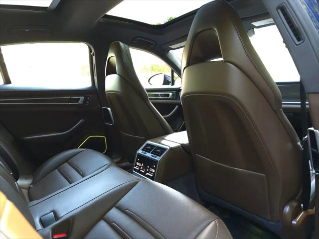 2022 Porsche Panamera E-Hybrid 4 Platinum Edition