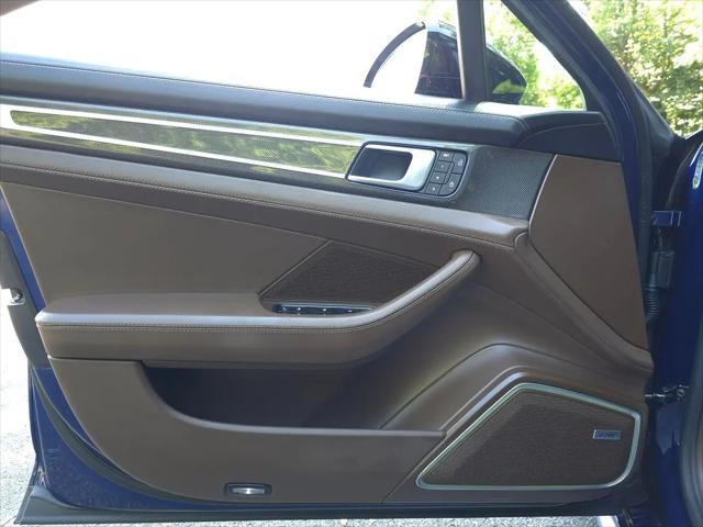2022 Porsche Panamera E-Hybrid 4 Platinum Edition