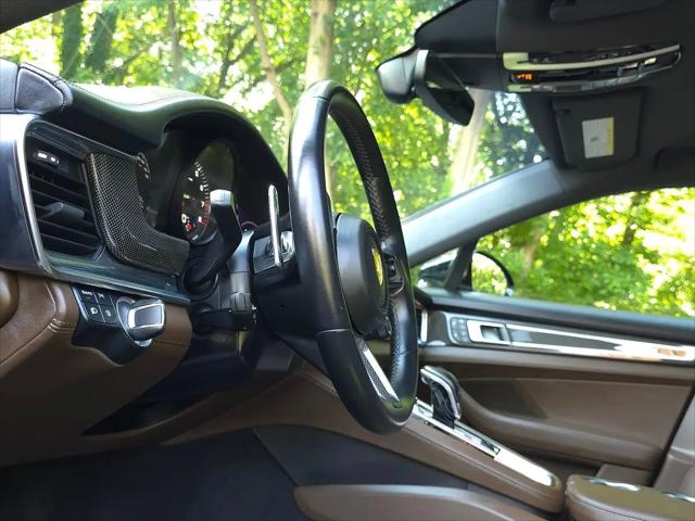 2022 Porsche Panamera E-Hybrid 4 Platinum Edition