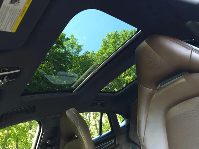 2022 Porsche Panamera E-Hybrid 4 Platinum Edition