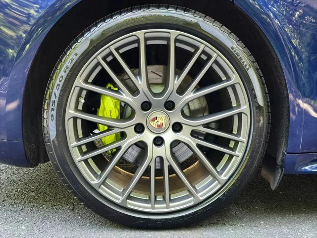 2022 Porsche Panamera E-Hybrid 4 Platinum Edition